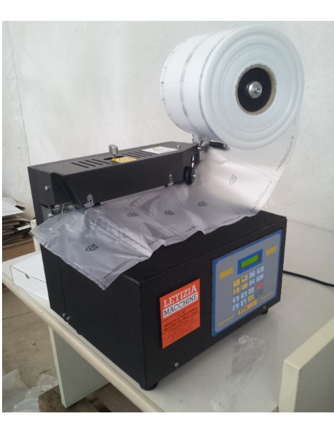 20120524_101901 bis.jpg Macchina per cuscini d'aria - Industria abbigliamento - Pettoranello (CB)